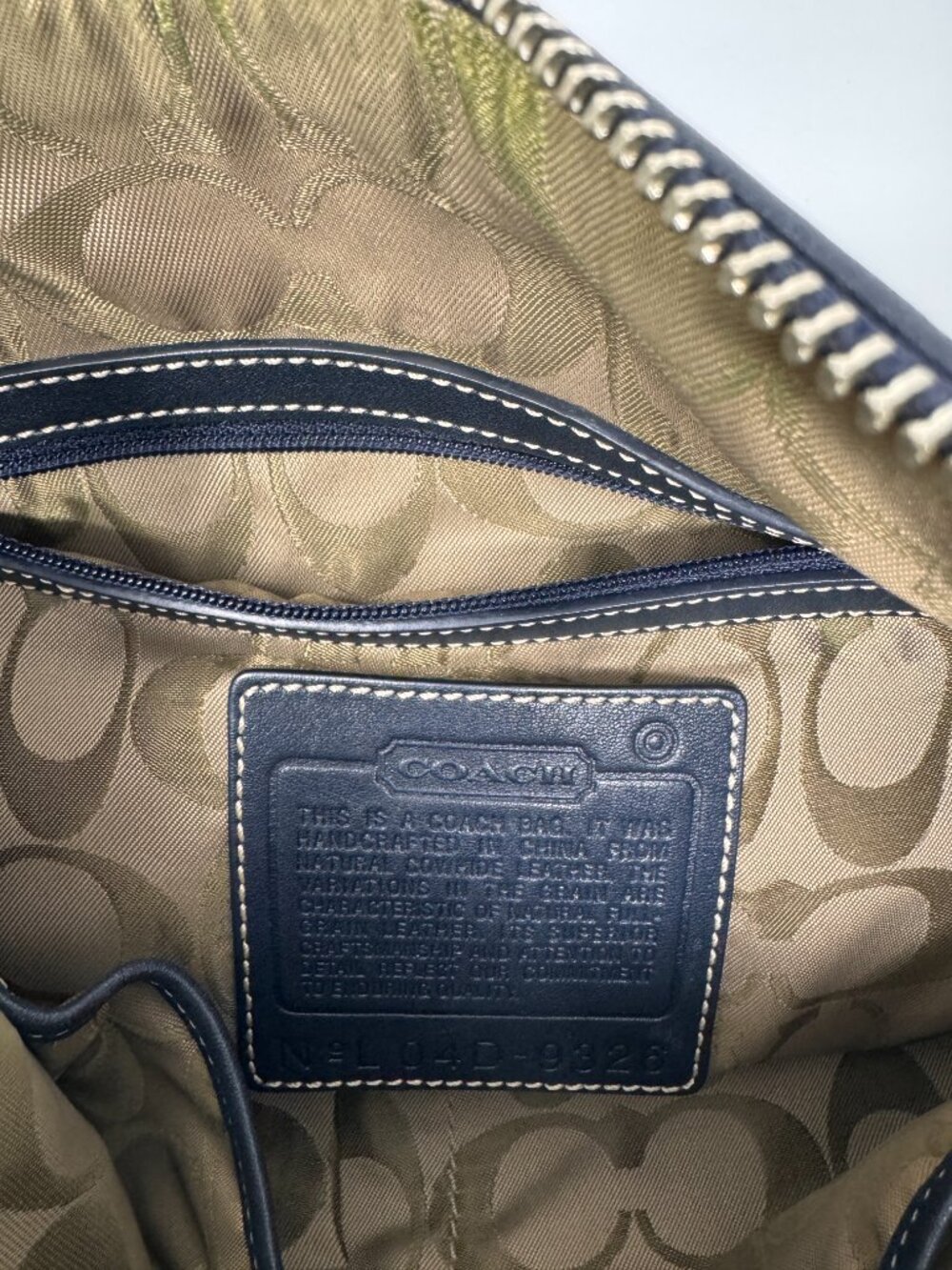 Vintage COACH Legacy Slim Duffle Sac Navy Leather Crossbody Hobo 11" - Picture 4 of 5